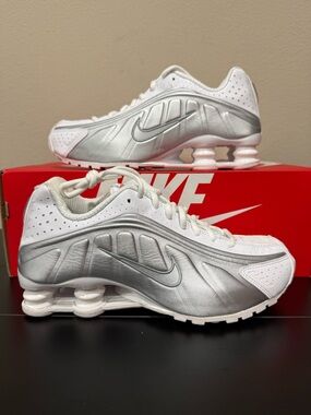 Size 6 - Nike Women’s Shox R4 “White Metallic”